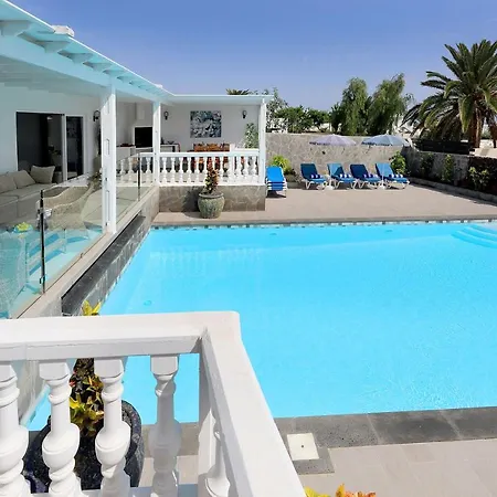 Graceful 5 Bedrooms Vega Del Carmen Distant Sea Views Puerto del Carmen (Lanzarote)