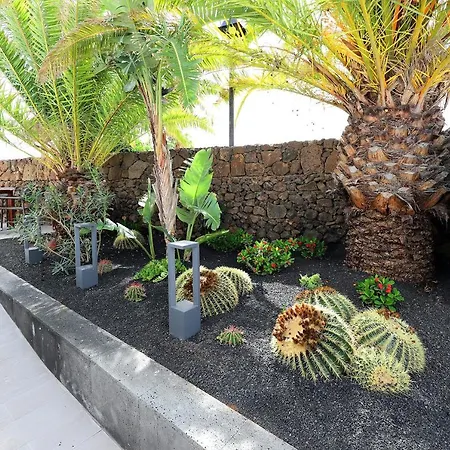 Graceful 5 Bedrooms Vega Del Carmen Distant Sea Views * Puerto del Carmen (Lanzarote)