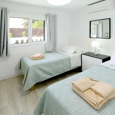 Graceful 5 Bedrooms Vega Del Carmen Distant Sea Views