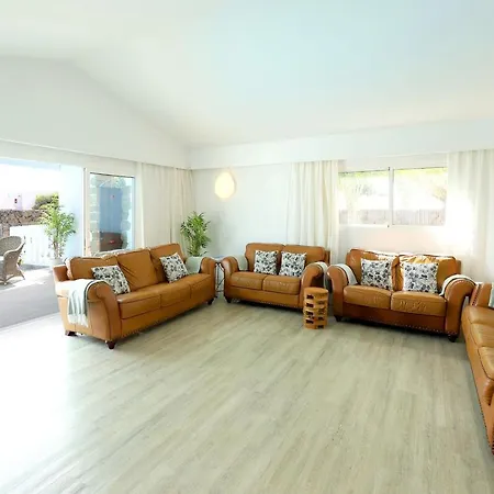 Graceful 5 Bedrooms Vega Del Carmen Distant Sea Views Puerto del Carmen (Lanzarote)