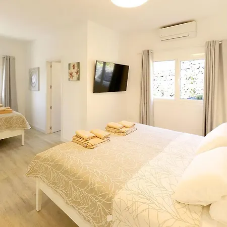Graceful 5 Bedrooms Vega Del Carmen Distant Sea Views Puerto del Carmen (Lanzarote)