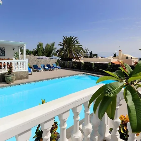 Graceful 5 Bedrooms Vega Del Carmen Distant Sea Views Vila